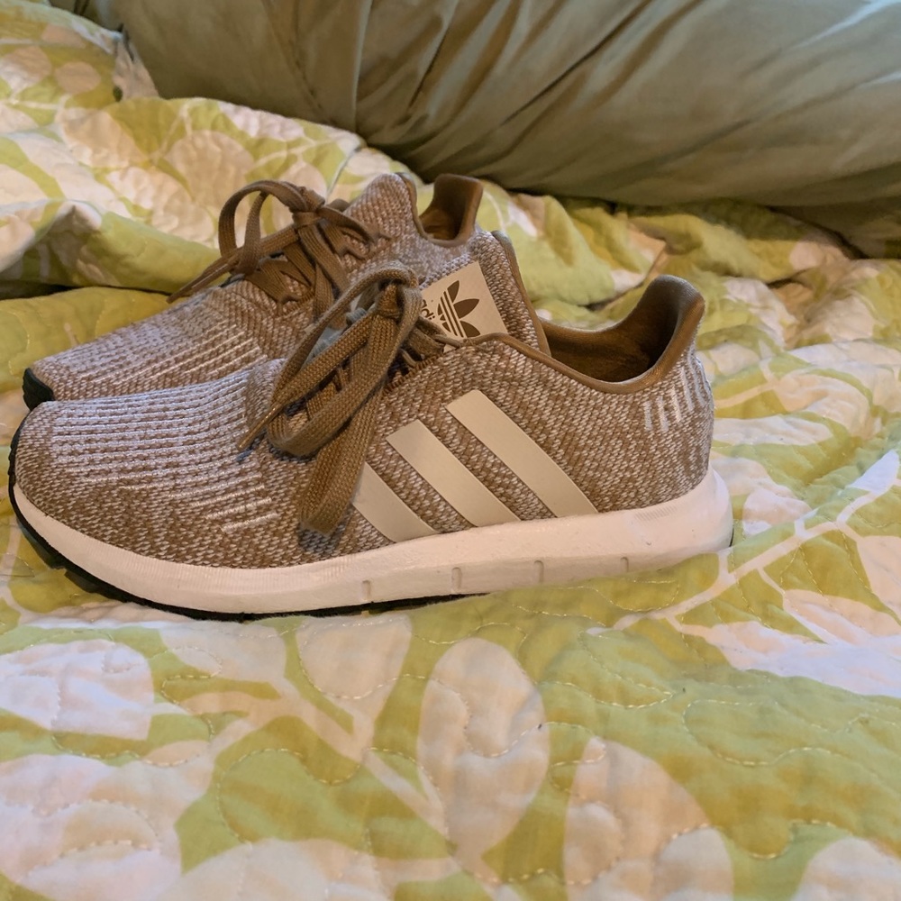 Adidas tennis shoes
